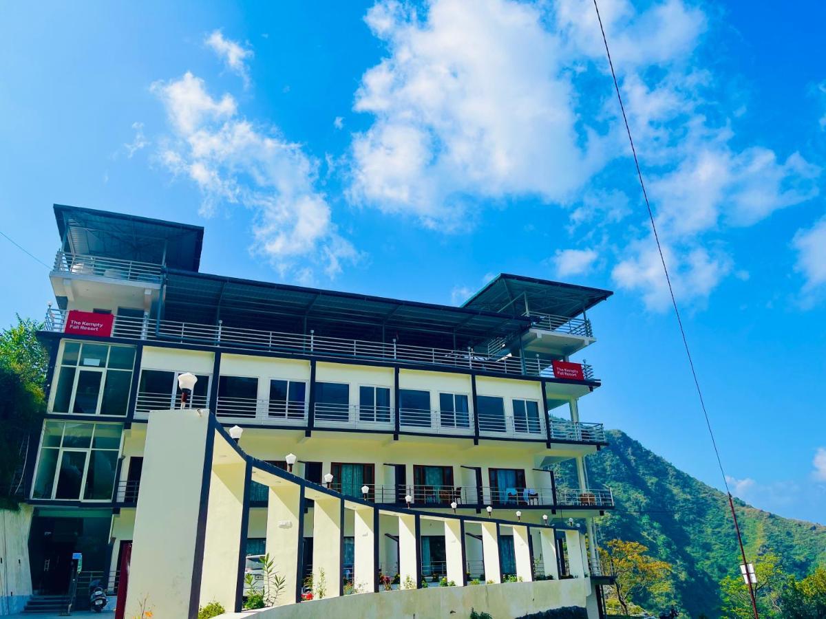 Sitara Resort, Scenic Mountain View Rooms With Balcony & Terrace 穆索里 外观 照片