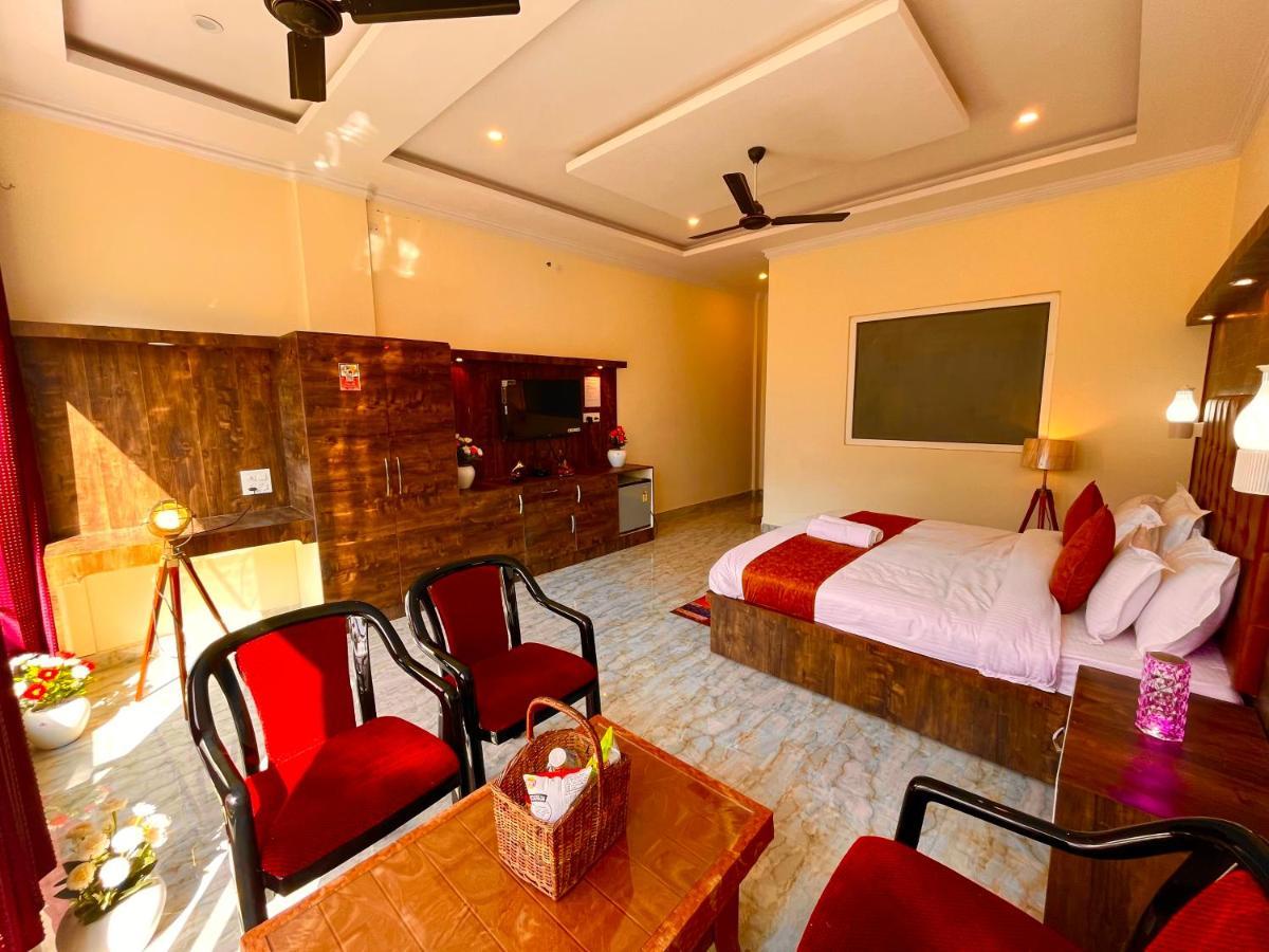 Sitara Resort, Scenic Mountain View Rooms With Balcony & Terrace 穆索里 外观 照片